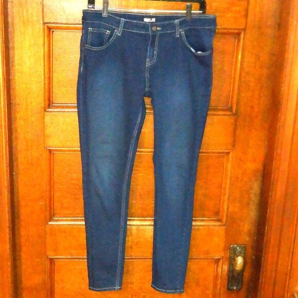 ~~~ NEWPORT  Authentic Jeanswear ~~~ 32 - Picture 1 of 1